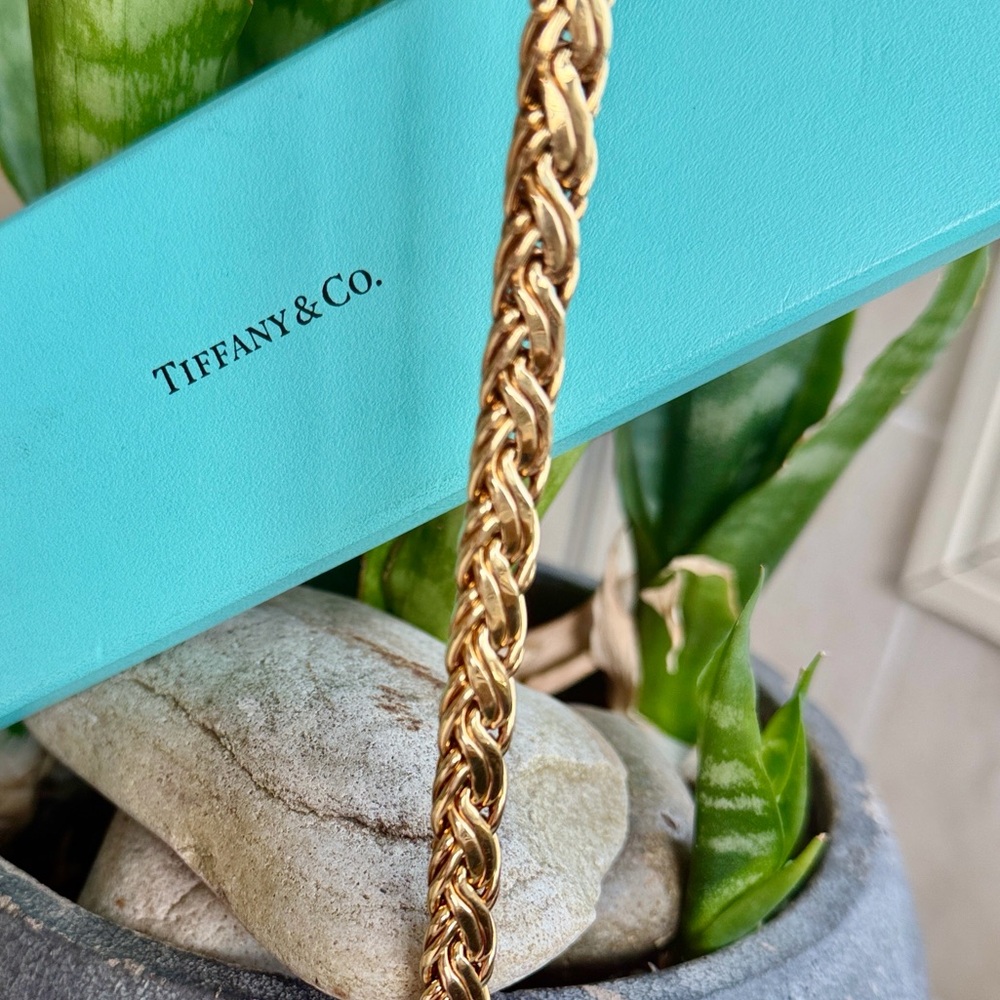 Tiffany 18 karat gold bracelet in box